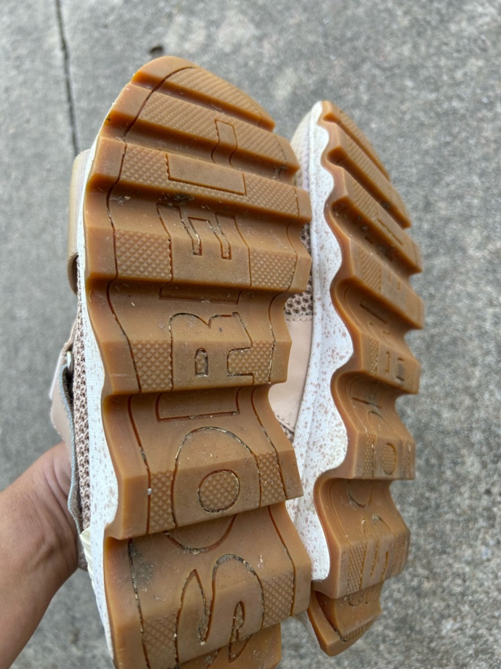 Sorel Kinetic Women's Beige and Cream Slip-On Running Sneakers Size 7 - Picture 6 of 7